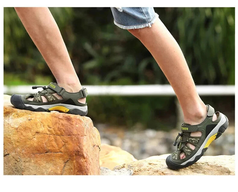 Classic Men Sandals Breathable Beach Slippers Handmade Light Casual Sneakers