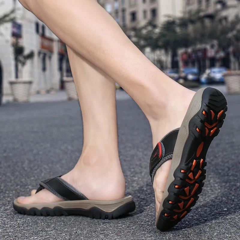 Men's Summer Leather Slippers Breathable Outdoor Beach Sandals Flip Flops