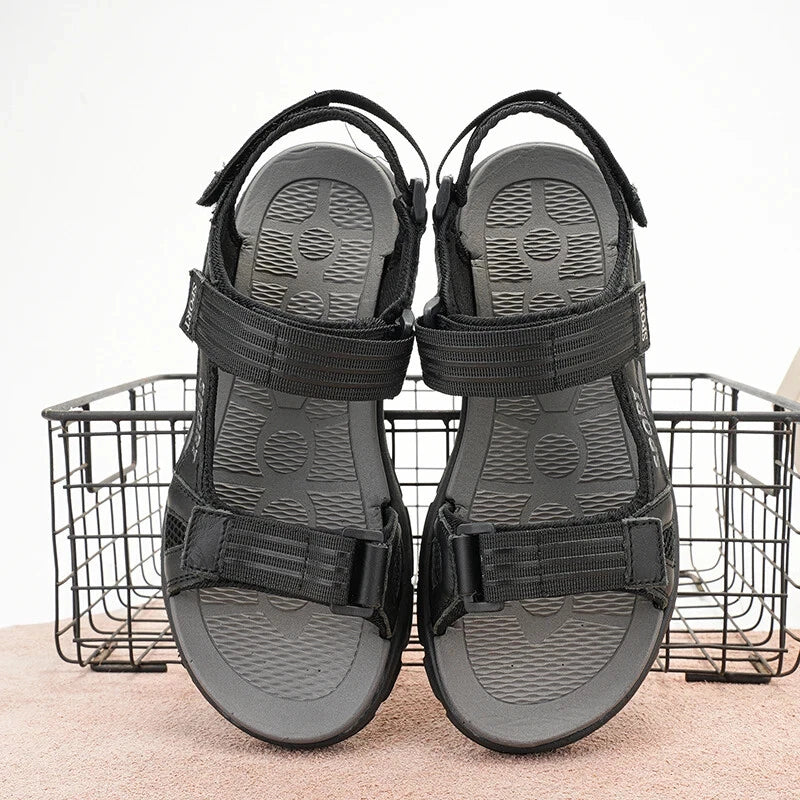 Lightweight Men Leather Sandals Comfortable Beach Slippers Soft Casual Sneakers