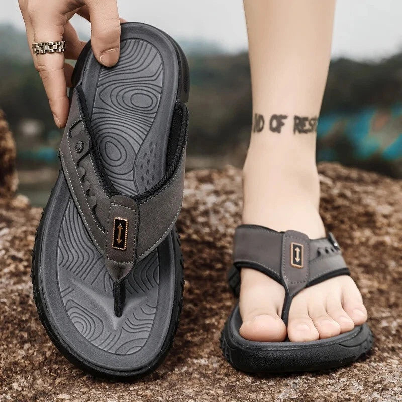 Men's Flip Flops Slippers Summer Outdoor Thick Soled Beach Shoes Sandals Shoes