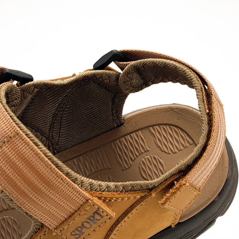 Lightweight Men Leather Sandals Comfortable Beach Slippers Soft Casual Sneakers