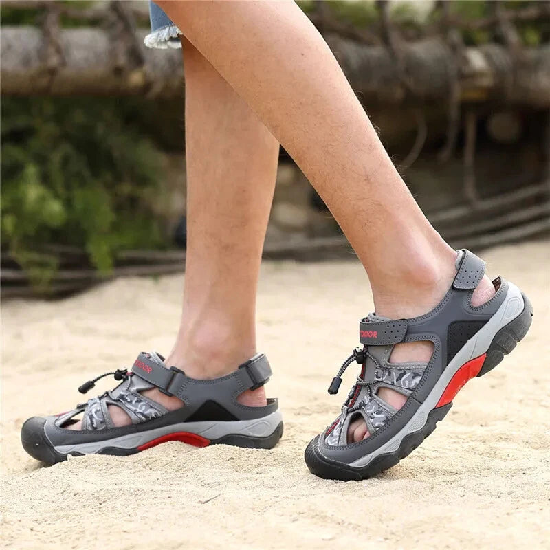 Classic Men Sandals Breathable Beach Slippers Handmade Light Casual Sneakers